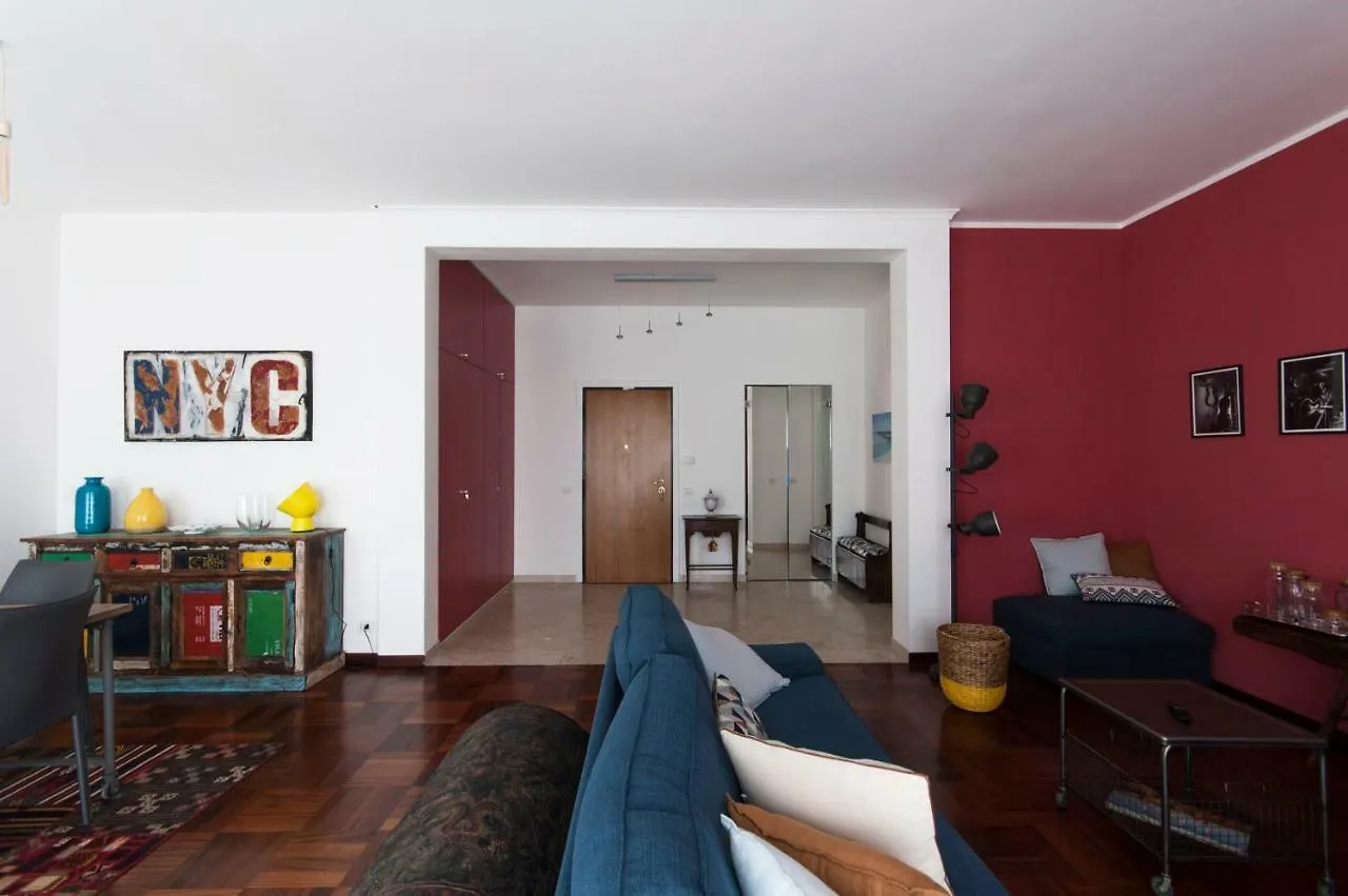 Luxurious 4Bdr Penthouse Near Duomo Cathedral Apartment Milan