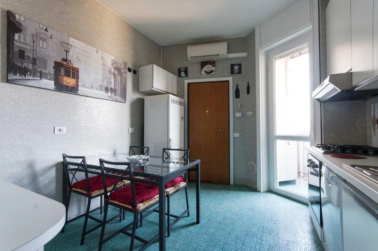 Luxurious 4Bdr Penthouse Near Duomo Cathedral Apartment Milan