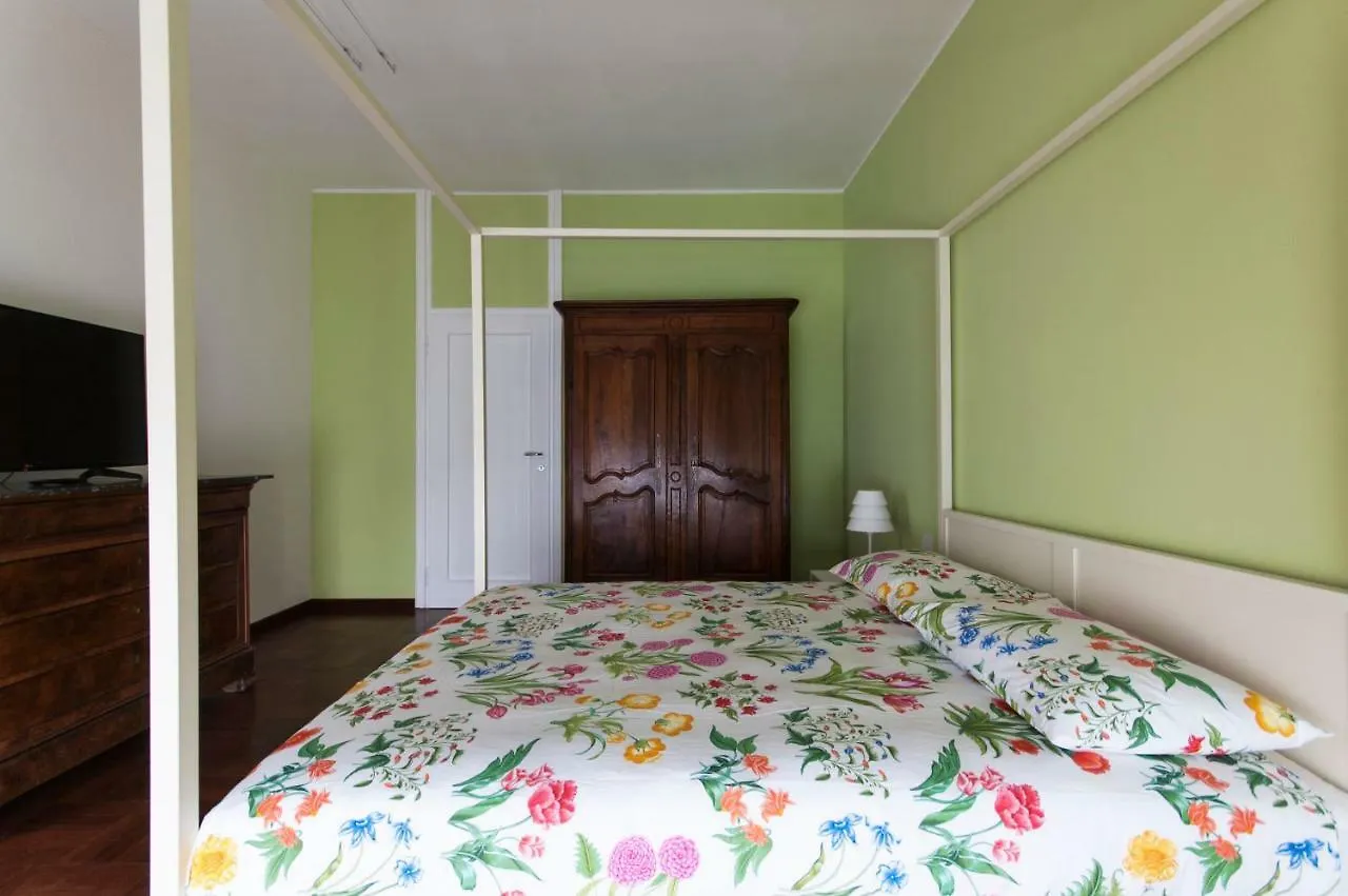Luxurious 4Bdr Penthouse Near Duomo Cathedral Apartment Milan Italy